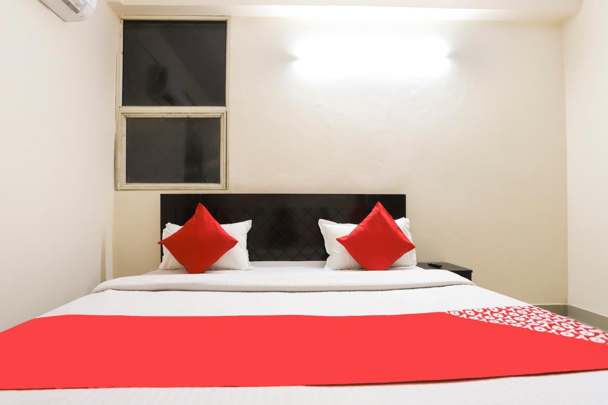 Hotel OYO 62106 Royal Residency Indirapuram Exterior foto