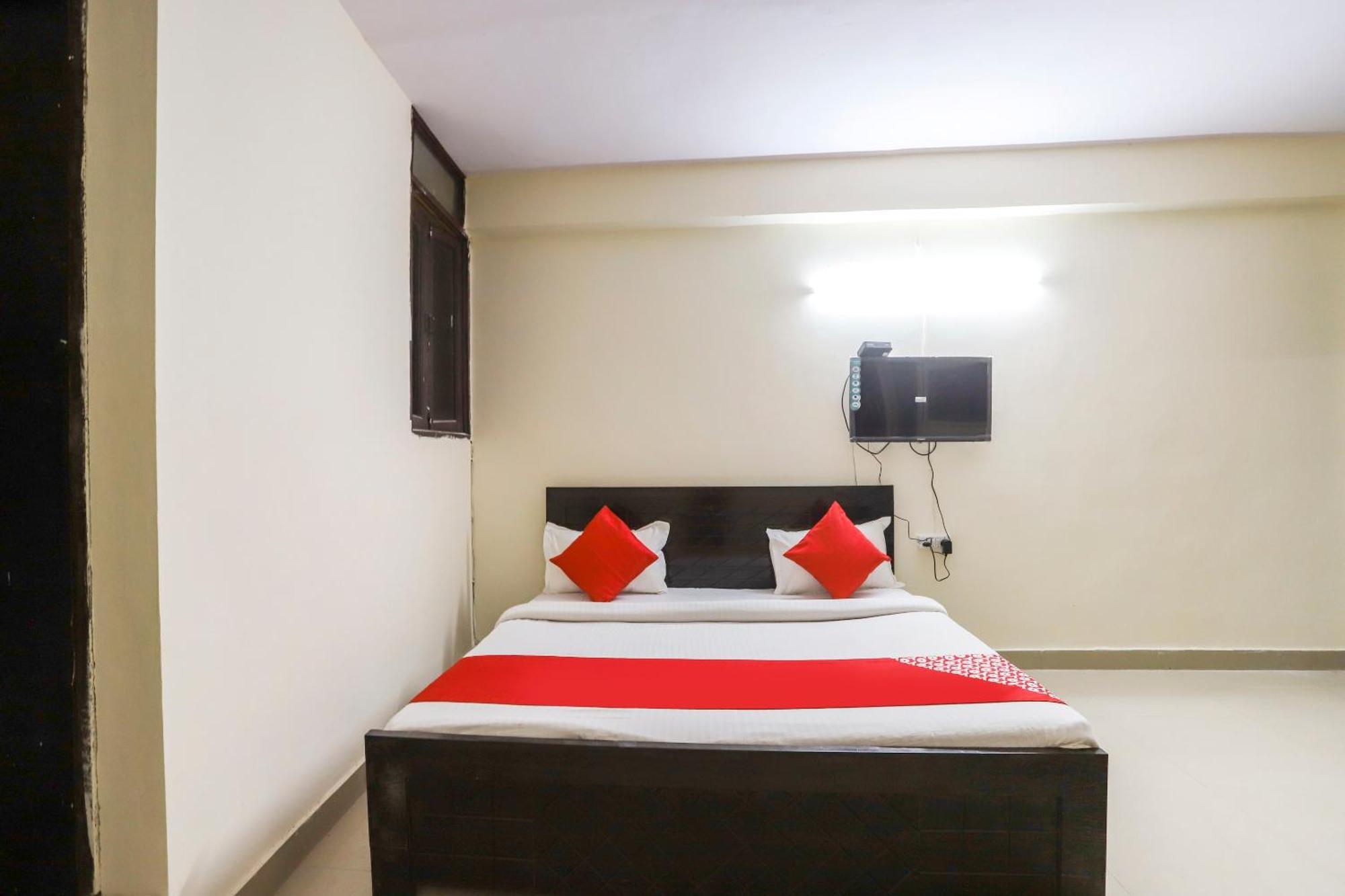 Hotel OYO 62106 Royal Residency Indirapuram Exterior foto