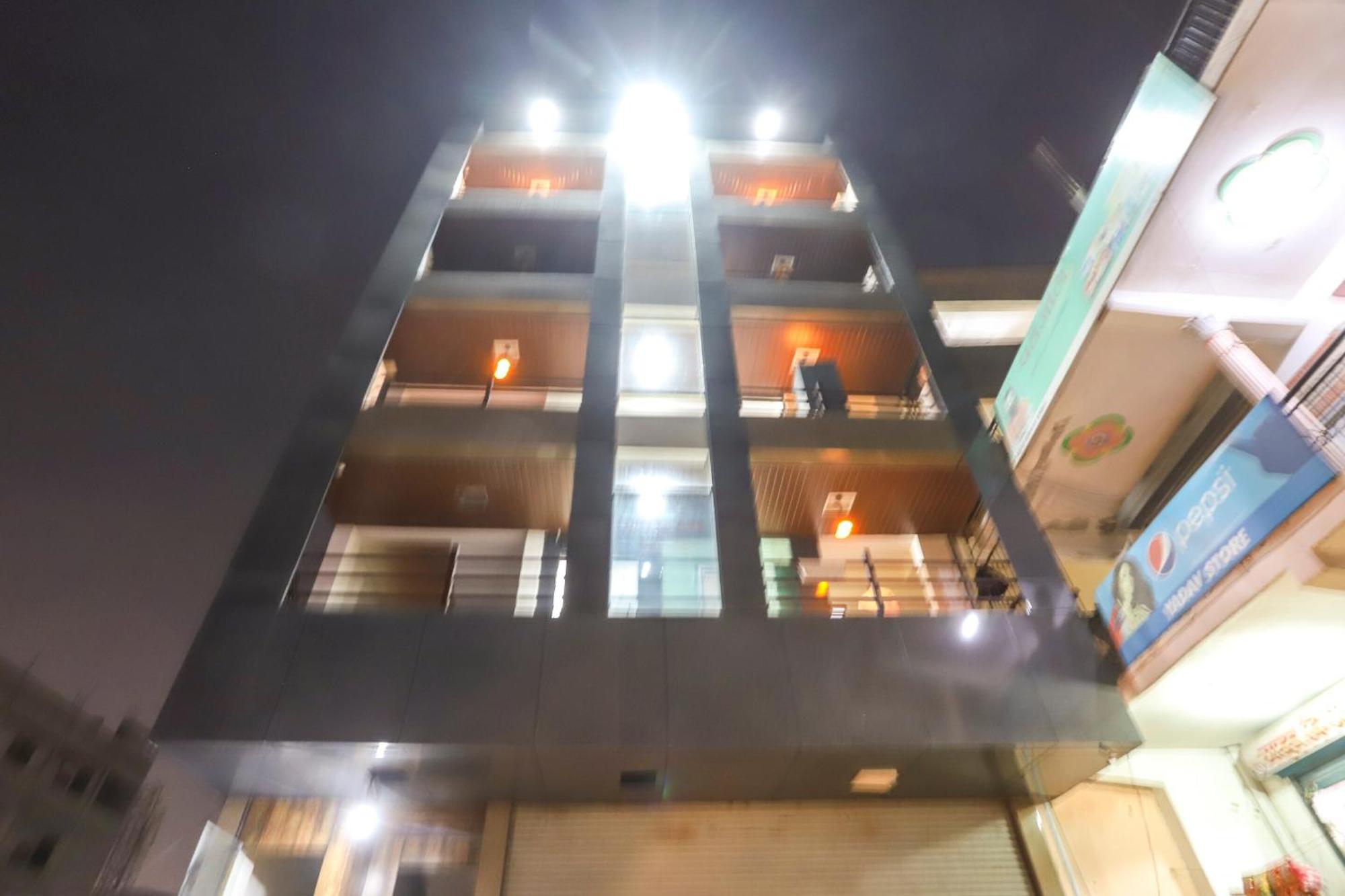 Hotel OYO 62106 Royal Residency Indirapuram Exterior foto