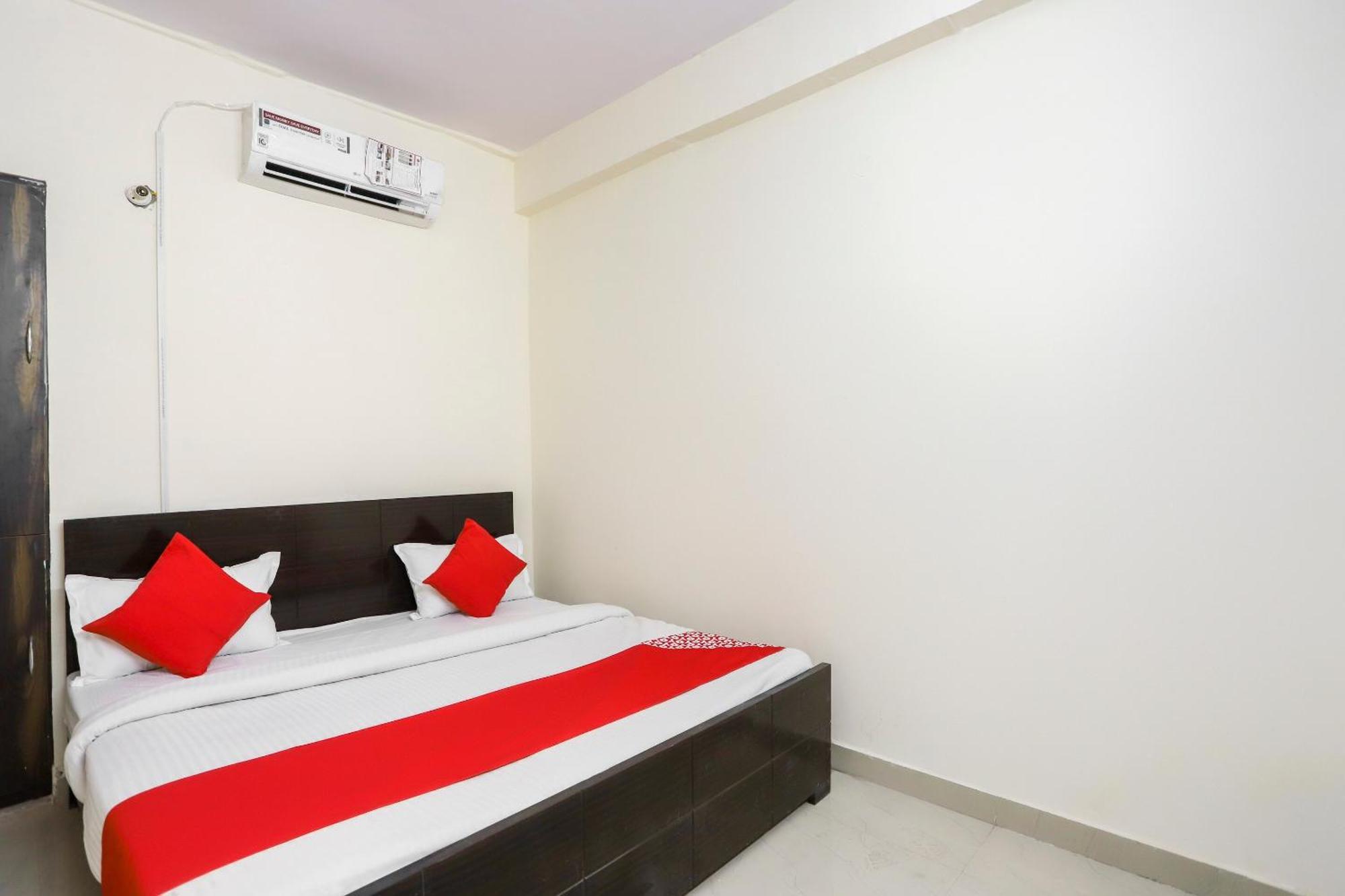 Hotel OYO 62106 Royal Residency Indirapuram Exterior foto